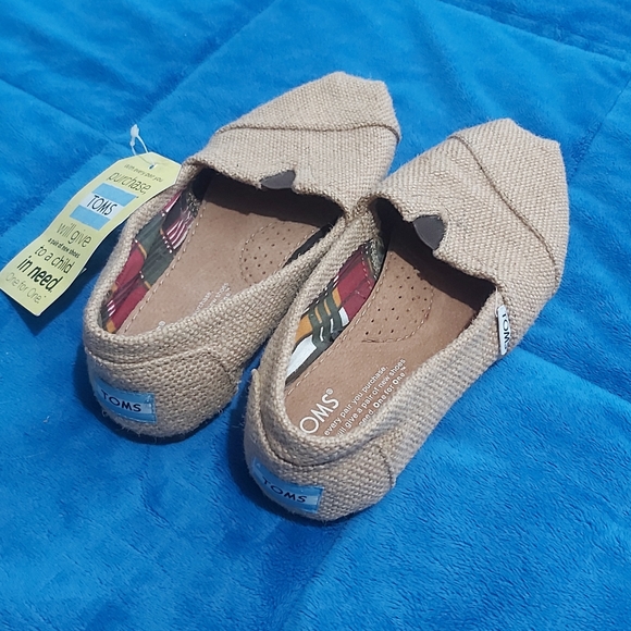 TOMS CLASSIC BURLAP SHOES WITH TAG SIZE 6 - Picture 2 of 3